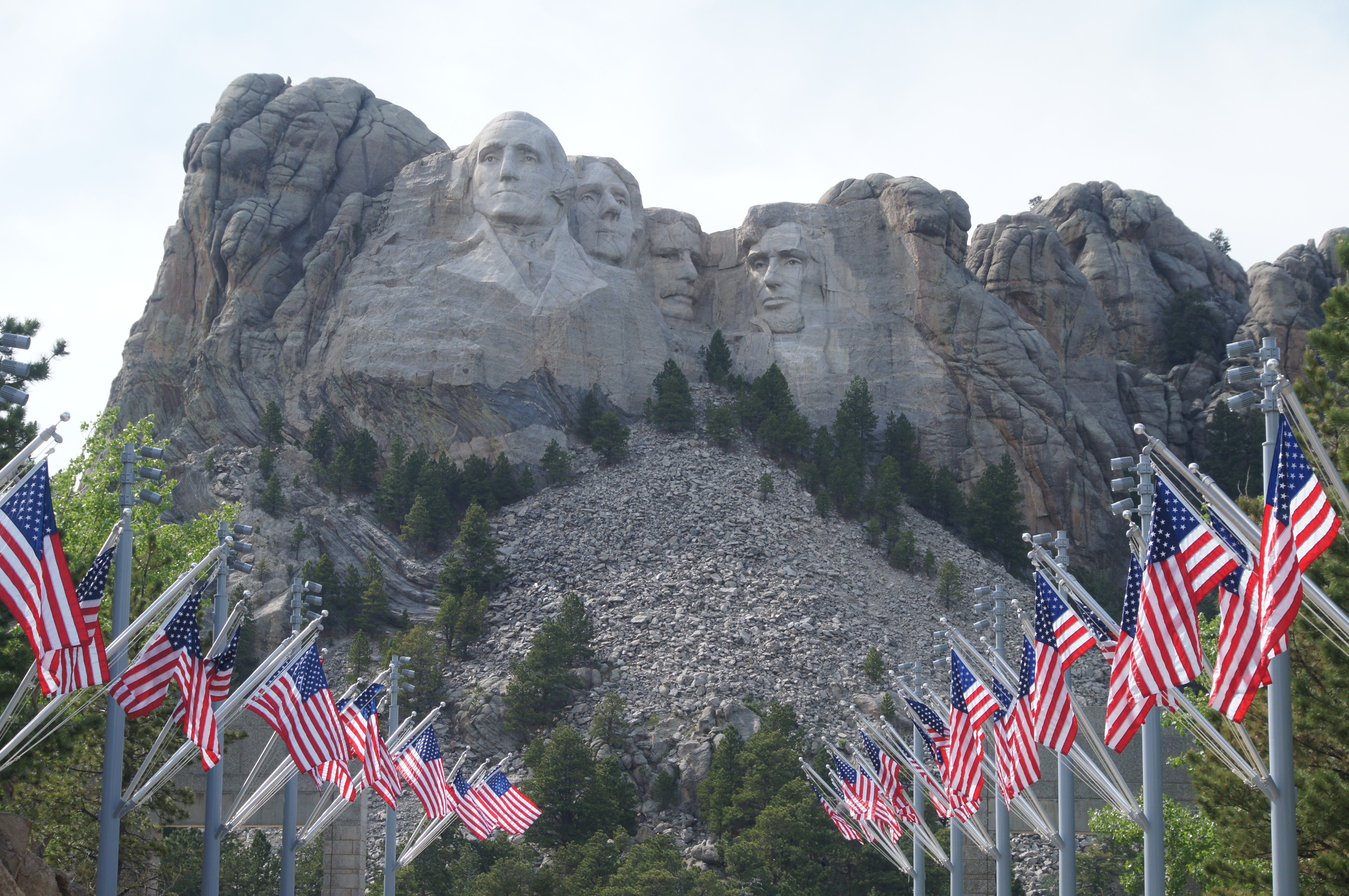 rushmore-with-flags